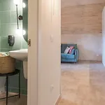 Apartmán Florinda De La Cava - 5 *
