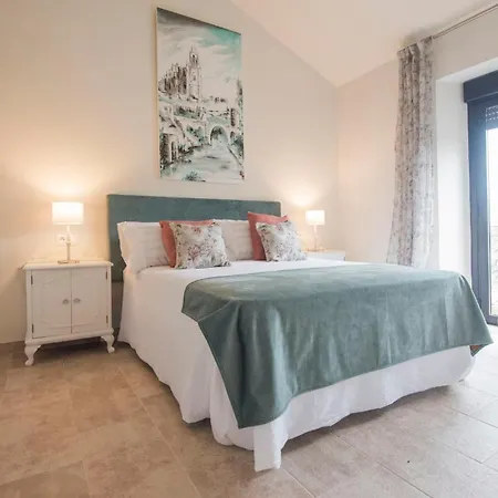Florinda De La Cava - 5 Apartment *