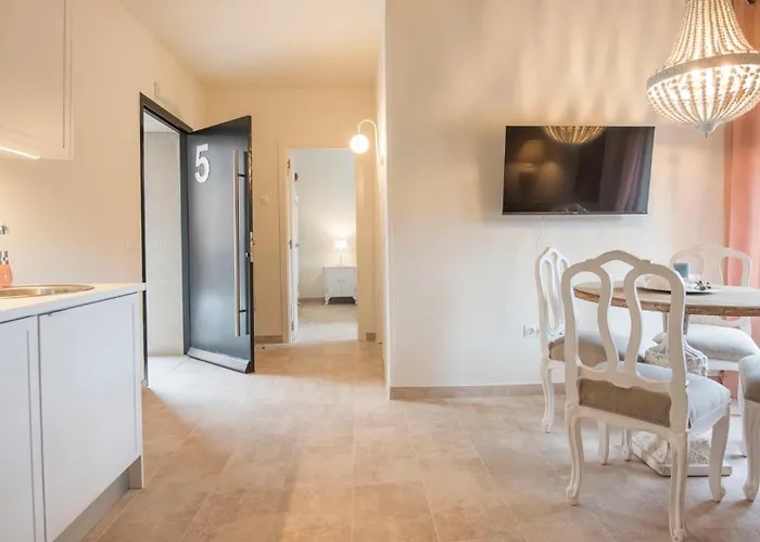 Florinda De La Cava - 5 * Toledo